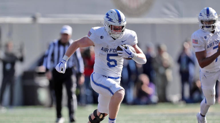dylan-carson-air-force-cbs-usatsi.jpg