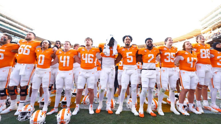 tennessee-team-celebrate.jpg