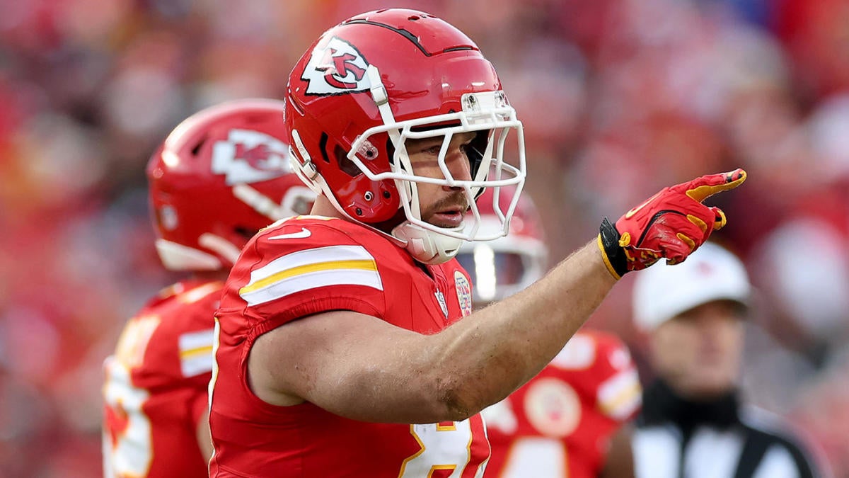 Chiefs vs. Raiders score: Kansas City clinches playoff berth after Las Vegas botches chance for walk-off win