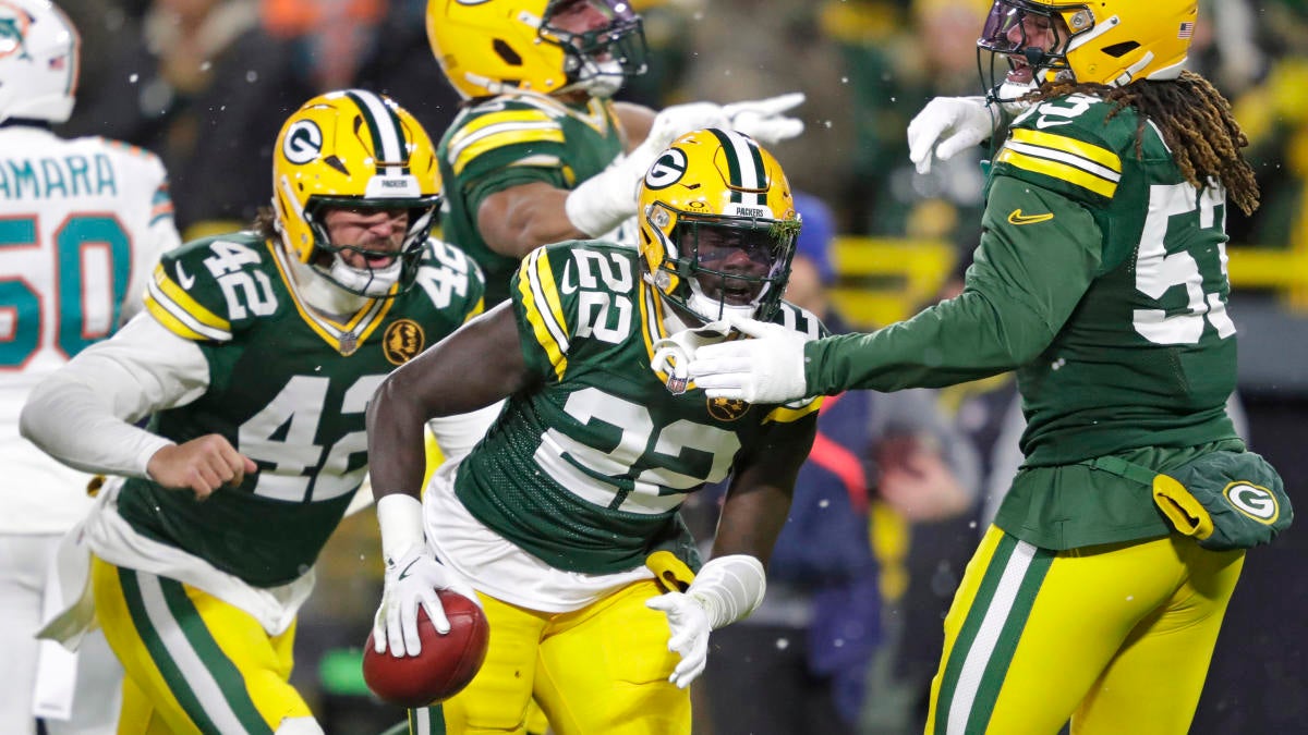 Dolphins vs. Packers takeaways: Green Bay starts fast, holds off Miami comeback bid at frigid Lambeau