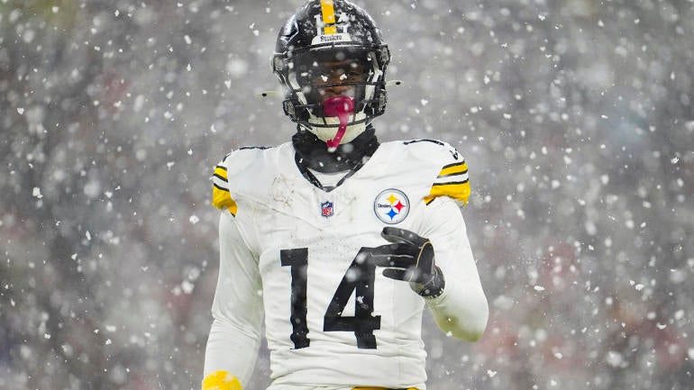 Pittsburgh Steelers v Cleveland Browns