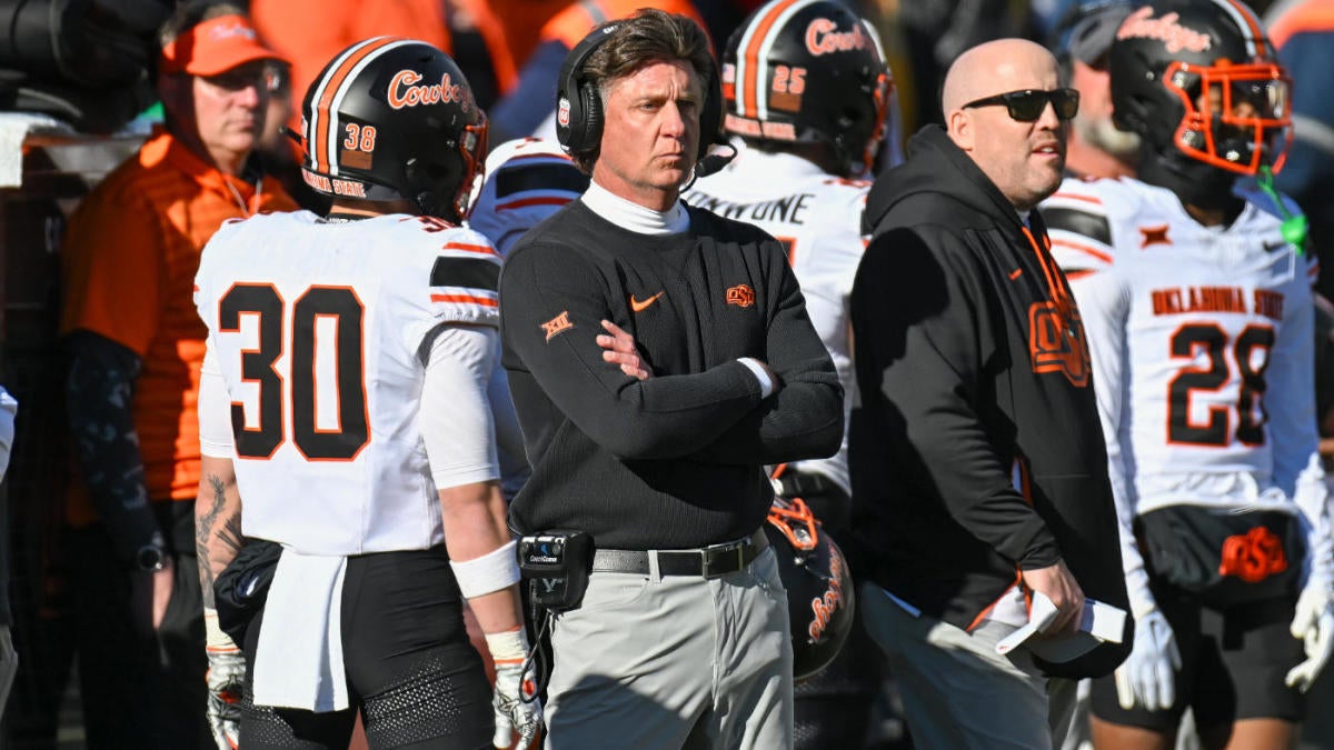 Mike Gundy, Oklahoma State at odds over restructuring deal with longtime coach’s future in doubt, per report