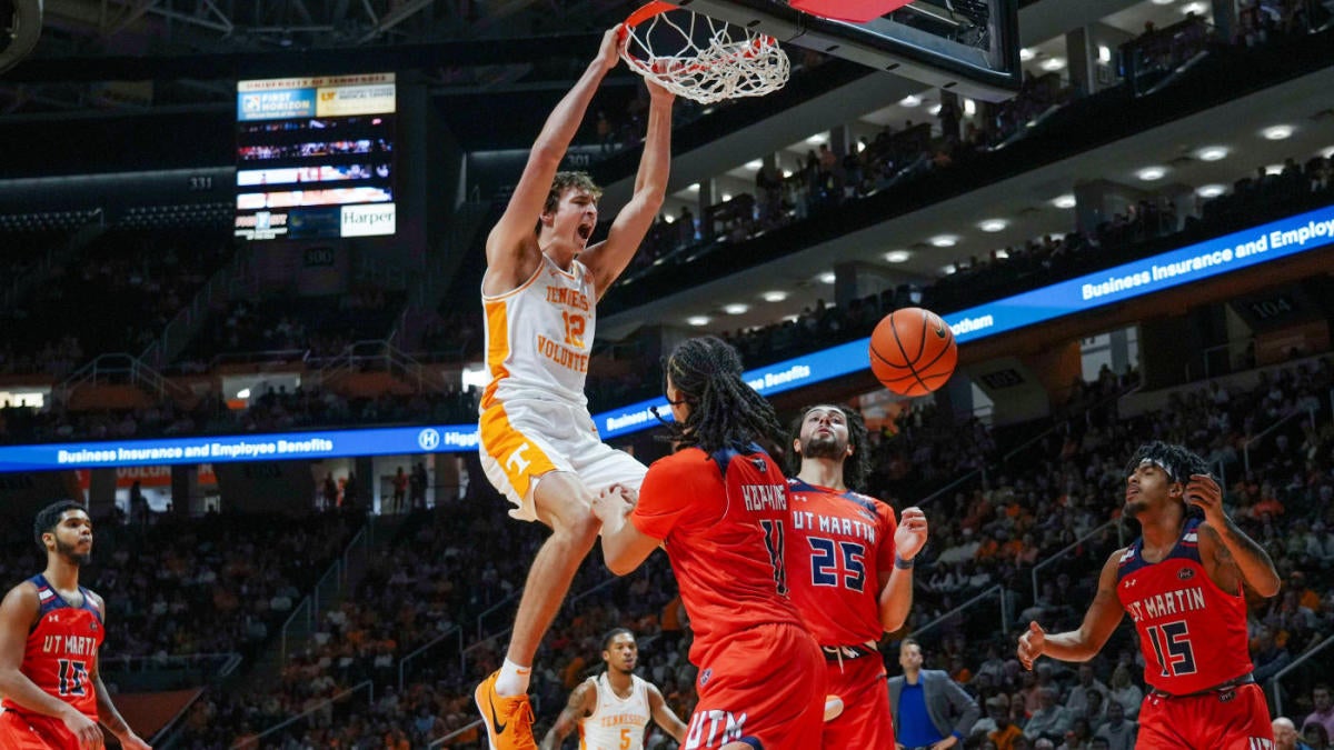 College basketball rankings: Tennessee jumps to top spot in Coaches Poll after losses by Kansas and Auburn