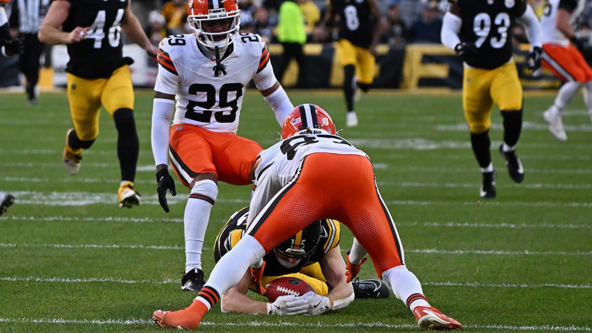 Browns waive Kadarius Toney following critical mistake late in Week 14 loss to Steelers - CBSSports.com