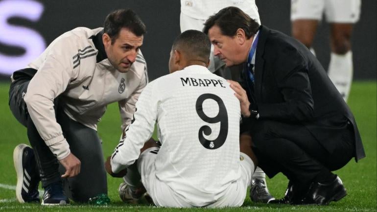 Kylian Mbappe injury: Real Madrid star exits Champions League game against  Atalanta in first half - CBSSports.com