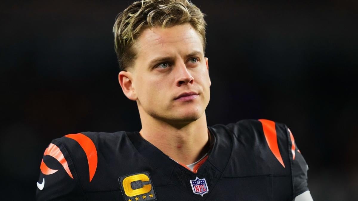 Joe Burrow explains sideline exchange with Zac Taylor during Bengals Week 15 win vs. Titans - CBSSports.com