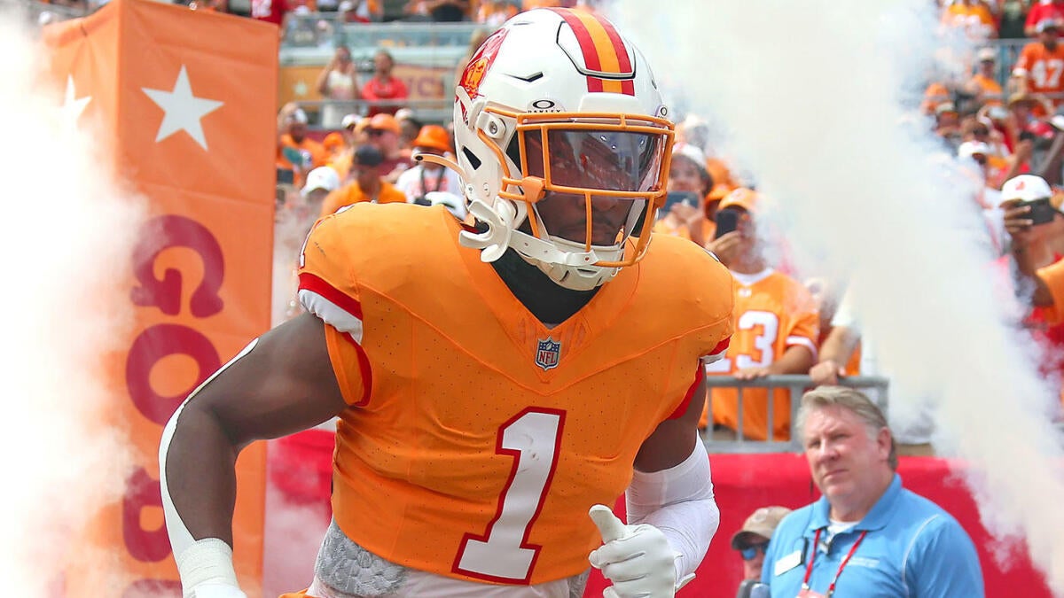 Fantasy Soccer Week 6 Begin ‘Em & Sit ‘Em: Rachaad White every week winner, plus sleepers at each place