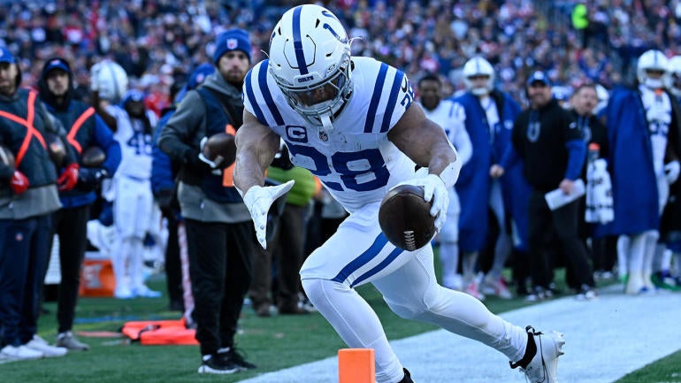 NFL: Indianapolis Colts at New England Patriots