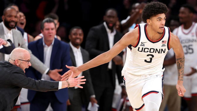 Hall of Fame Series: Gonzaga v Connecticut