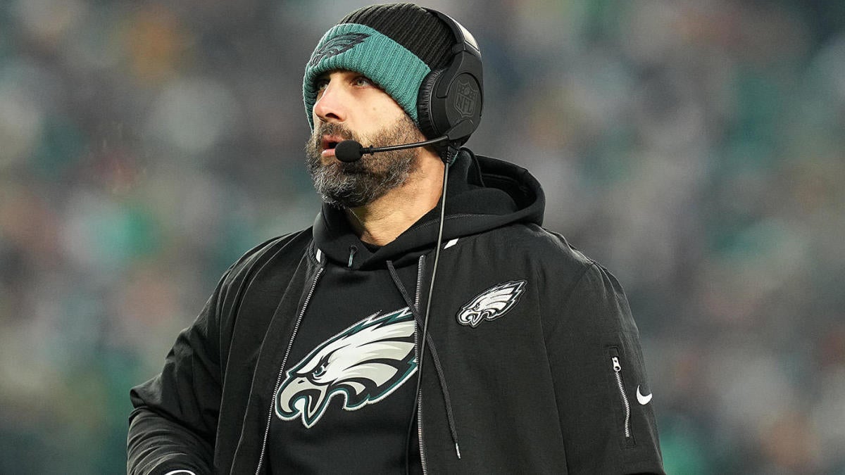 Eagles' Nick Sirianni explains heated sideline exchange with defensive line coach after Jalen Carter penalty - CBSSports.com