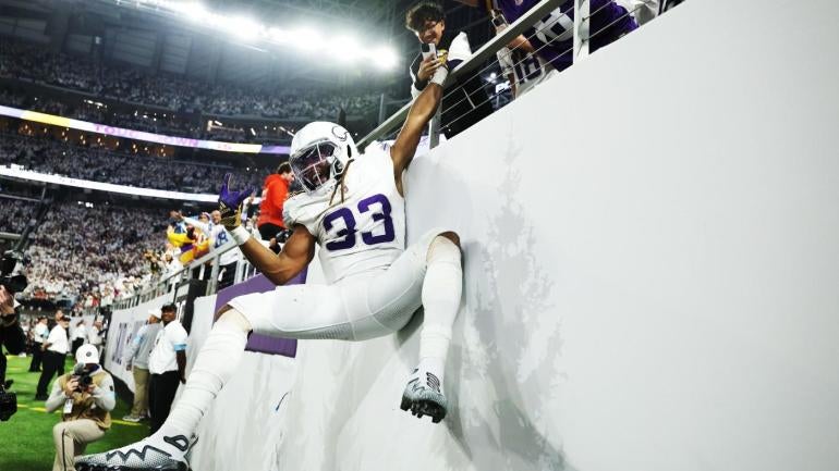 aaron-jones.jpg