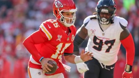 Chiefs vs. Texans score, takeaways: Patrick Mahomes looks like himself as Kansas  City wins another close game - CBSSports.com