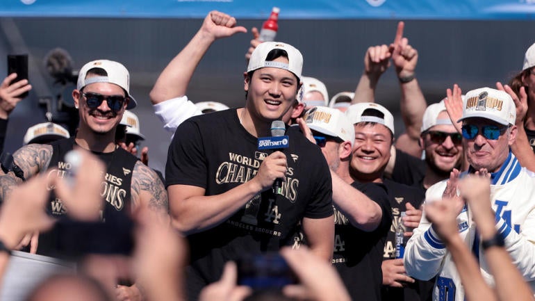 ohtani-dodgers-parade-g.jpg