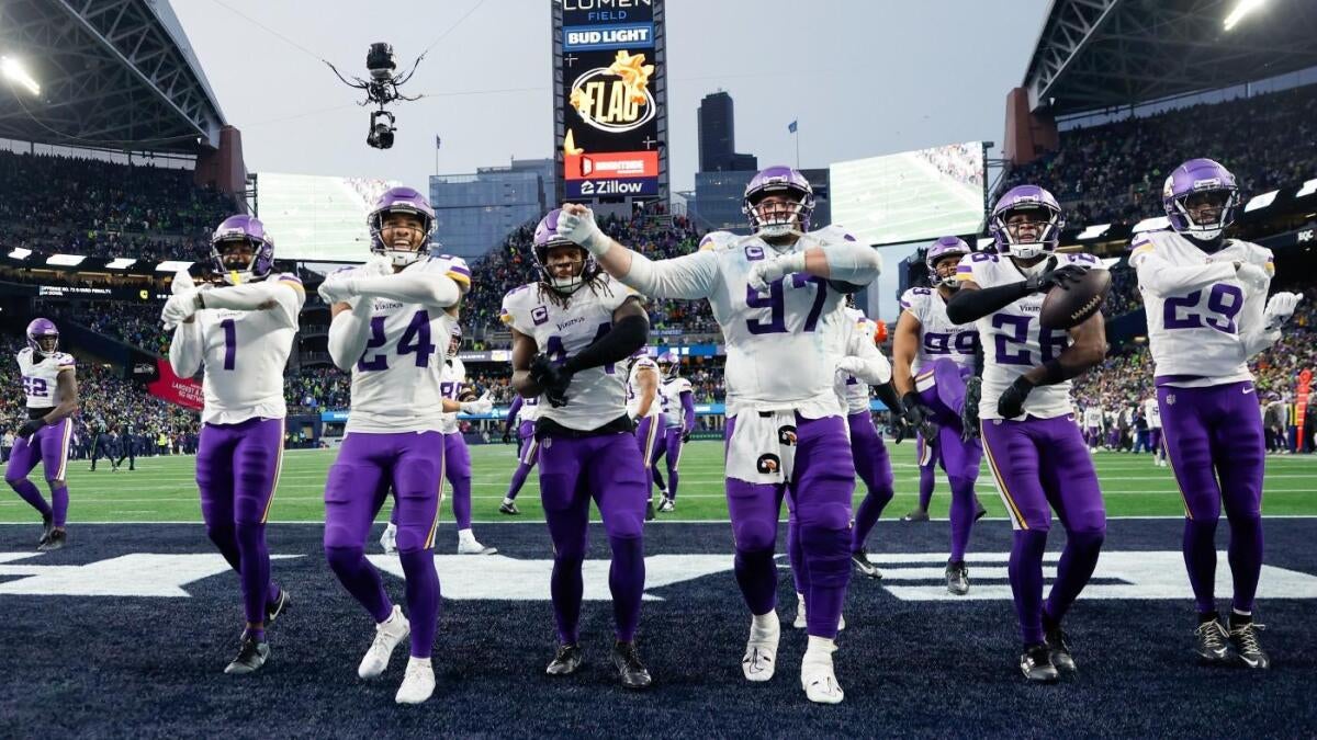 https://sportshub.cbsistatic.com/i/r/2024/12/23/95569514-bc3f-40f1-8a1a-a9f0afeb4fcf/thumbnail/1200x675/235c9816bf1097a6f40898ce89c1131c/vikings-camp-rock.jpg