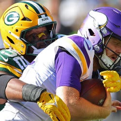 Minnesota Vikings v Green Bay Packers