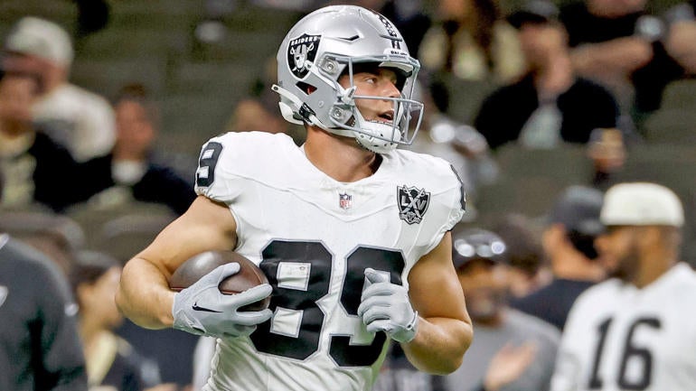 getty-brock-bowers-raiders.jpg