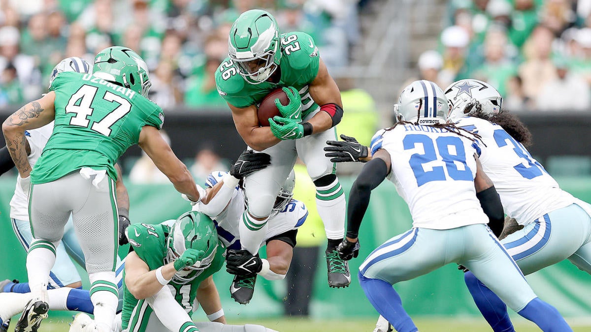 Eagles' Saquon Barkley reaches 2,000: How far is RB from Eric Dickerson's single-season rushing record Eagles' Saquon Barkley reaches 2,000: How far is RB from Eric Dickerson's single-season rushing record