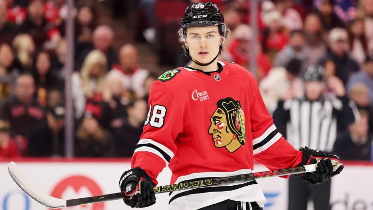 connor-bedard-blackhawks.jpg