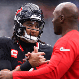 gettyimages-2193454298-stroud-ryans-texans-pregame-2024-afc-wc-1400.gif