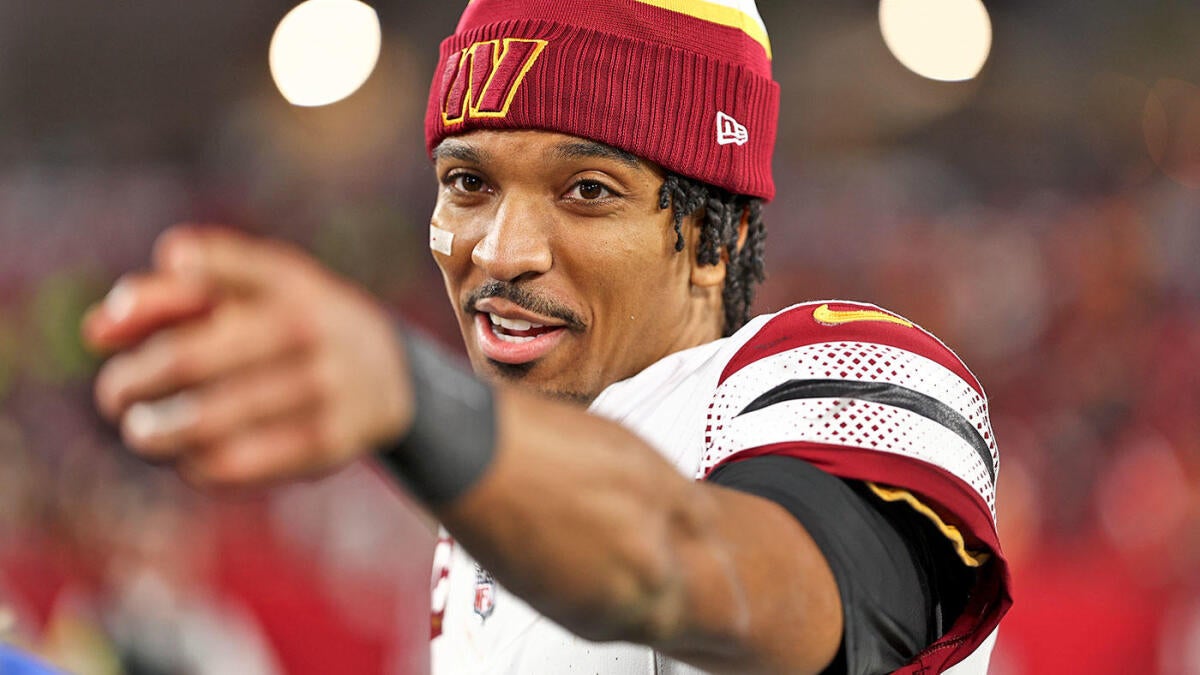 https://sportshub.cbsistatic.com/i/r/2025/01/13/1e6f375d-87f3-4afb-b1a0-c2e990f5841f/thumbnail/1200x675/04d764dc10fd60cc37fb44ee570e0e99/getty-jayden-daniels-commanders.jpg