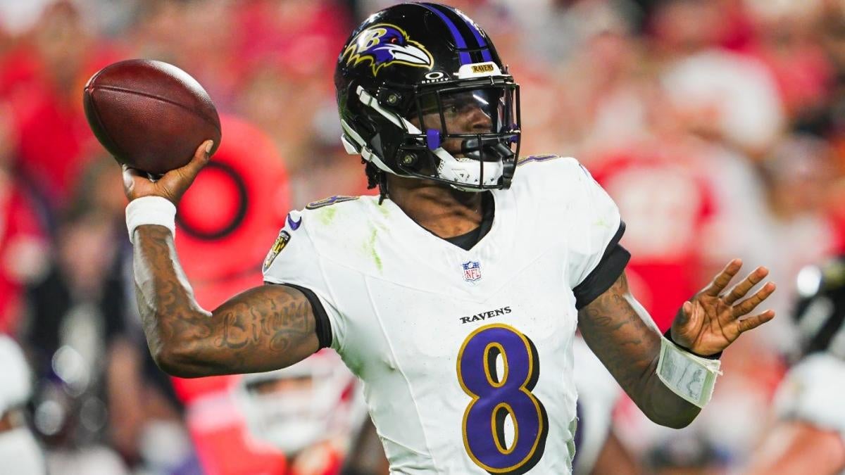 NFL player props, 2025 Divisional Round picks, AI predictions, odds, parlay: Lamar Jackson under 27.5 attempts