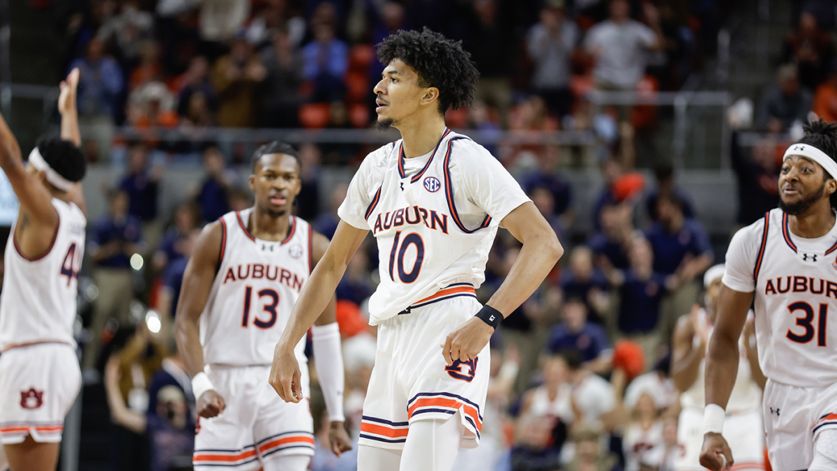 College basketball picks, schedule: Predictions for Auburn vs. Georgia and more Top 25 games on Saturday