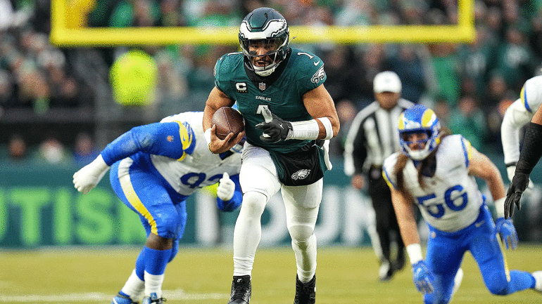 gettyimages-2194758807-jalen-hurts-philly-qb-44-yard-td-run-1q-2024-nfc-div-1400.gif