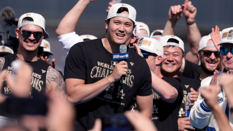 ohtani-dodgers-parade-getty.png