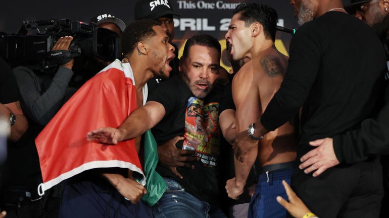 haney-garcia-faceoff.jpg