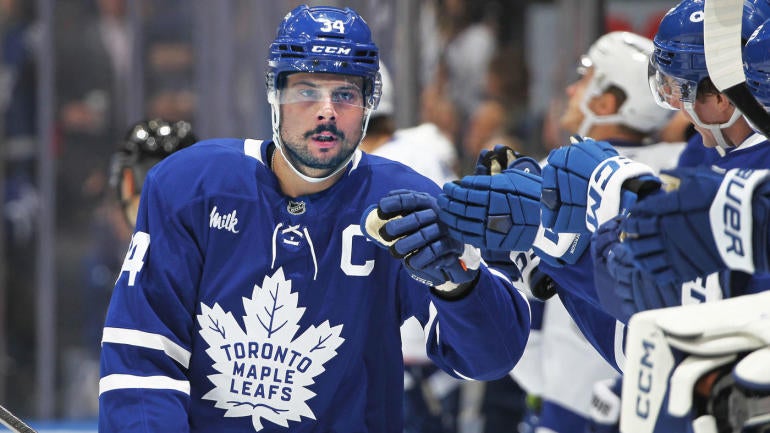 auston-matthews-celebrate.jpg