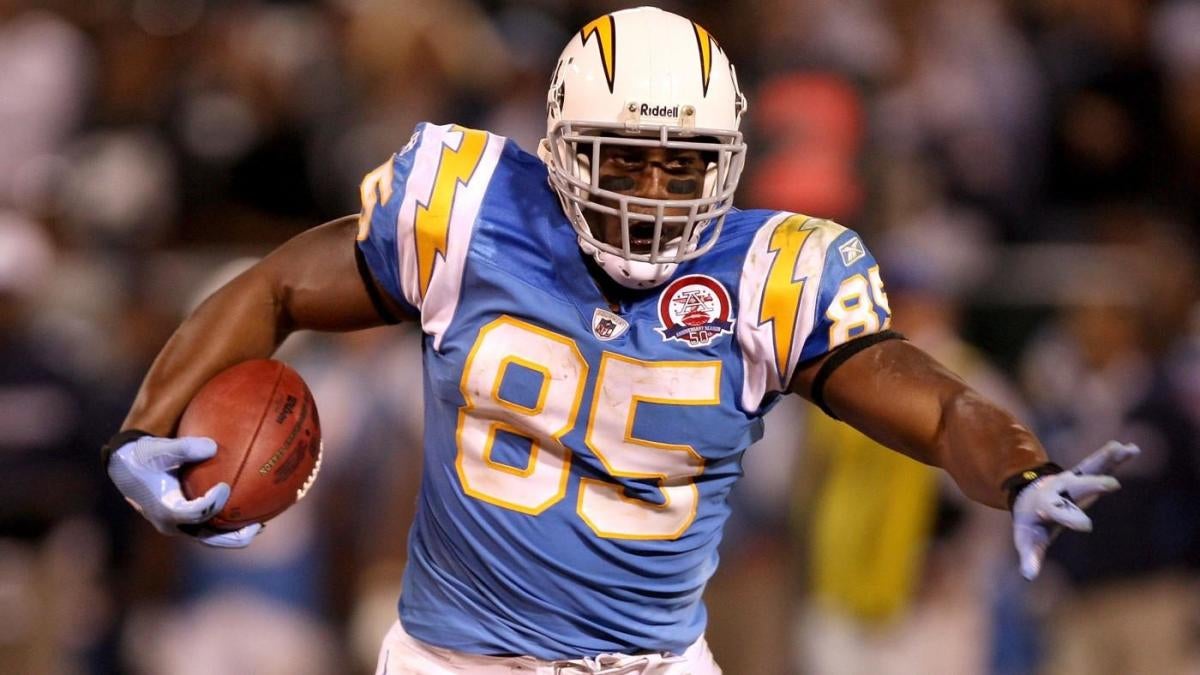 2025 Pro Football Hall of Fame: Antonio Gates headlines four-member class; Eli Manning, Luke Kuechly left out