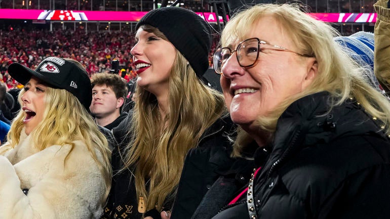 taylor-swift-arrowhead-getty.jpg
