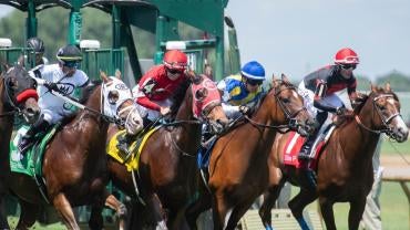 horse-racing-6-usatsi.jpg