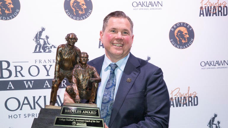 2025-broyles-award-college-1920.jpg