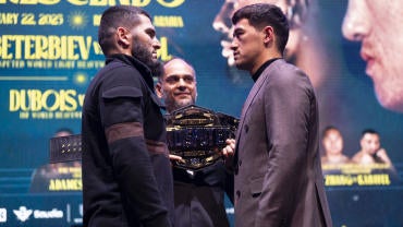 beterbiev-bivol-2-presser.jpg