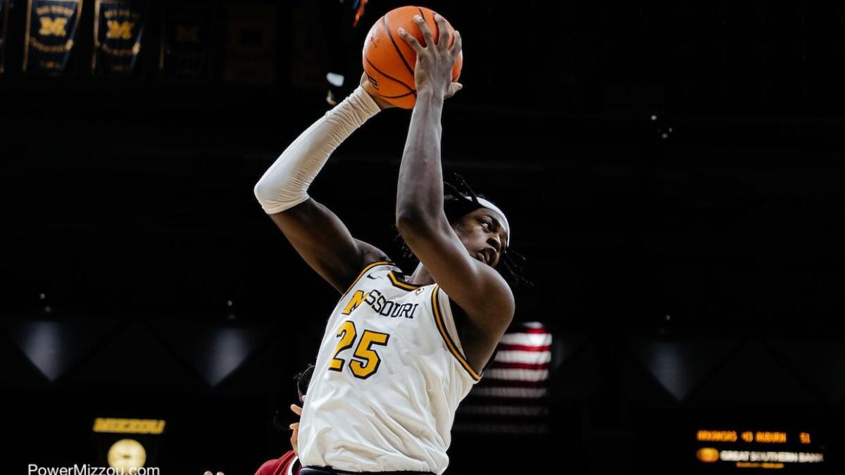 Kentucky Faces Eligibility Battle Over Mark Mitchell's Transfer