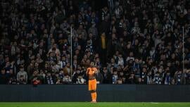 Real Madrid star Vinicius Junior victim of racist taunts vs. Real Sociedad, game briefly paused by refs