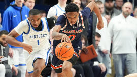 No. 1 Auburn dismantles hobbled Kentucky, clinches SEC crown after first win at Rupp Arena since 1988