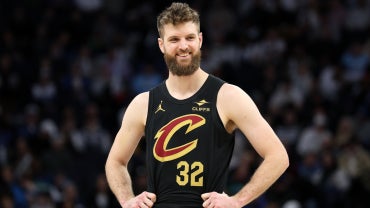 Dean Wade Cavaliers