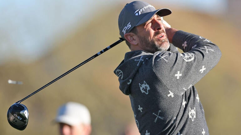 getty-aaron-rodgers-golf.jpg