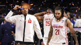 How did Houston not get a shot off in final minute of title game? Why Emanuel Sharp had to let ball go
