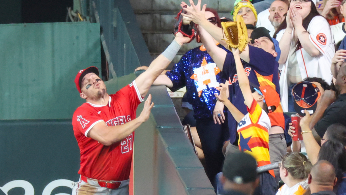 https://sportshub.cbsistatic.com/i/r/2025/04/13/18ce3cdf-487a-45d9-964e-864055fcd217/thumbnail/1200x675/7225d64c9626f9ca0cd77b8349e1a157/trout-fan-getty.png