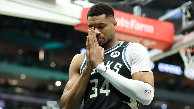 041825-giannisantetokounmpo.jpg