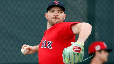liam-hendriks-red-sox-g.jpg