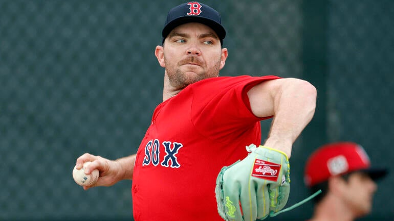 liam-hendriks-red-sox-g.jpg