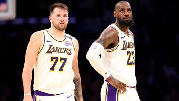 luka-doncic-lebron-james-lakers-g.jpg
