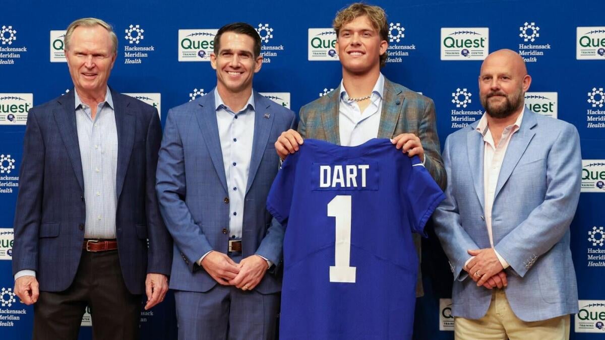 Giants GM reiterates Russell Wilson is their starter, says first-rounder Jaxson Dart will benefit from sitting - CBSSports.com