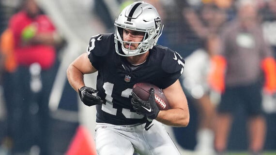 getty-hunter-renfrow-raiders.jpg