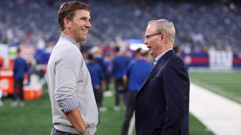 eli-manning-john-mara.jpg