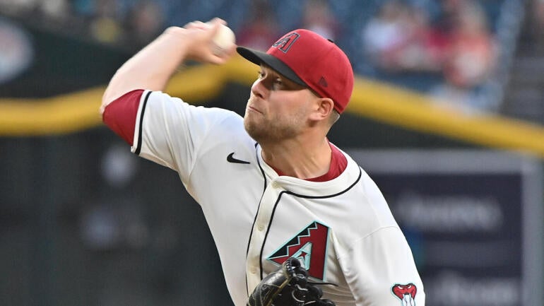 corbin-burnes-diamondbacks.jpg